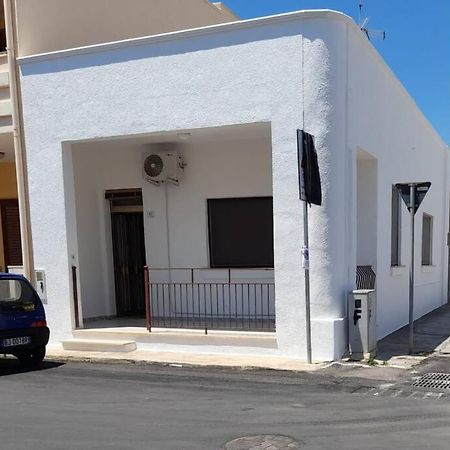 Vacanza A Due Passi Dal Mare Torre San Giovanni Ugento Bagian luar foto